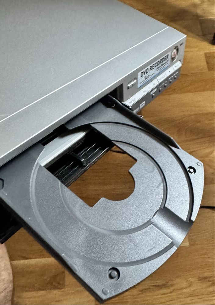 Nagrywarka DVD DMR-E65