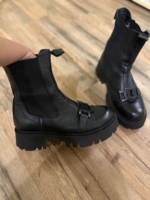 Зимові ботильйони з натуральної шкіри