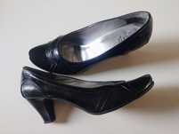 Buty skórzane damskie na obcasie 39