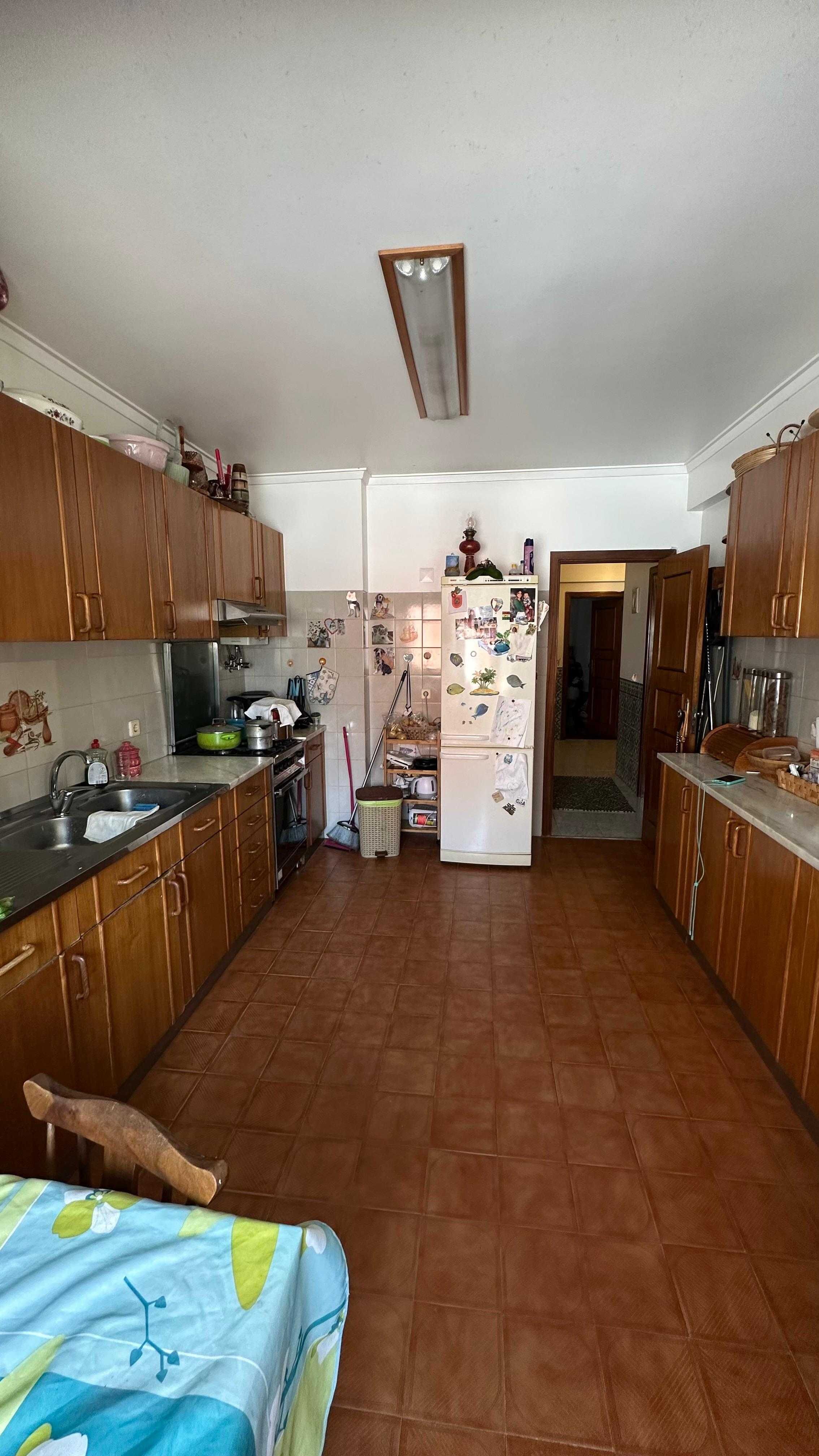 Quarto para arrendar apenas mulher