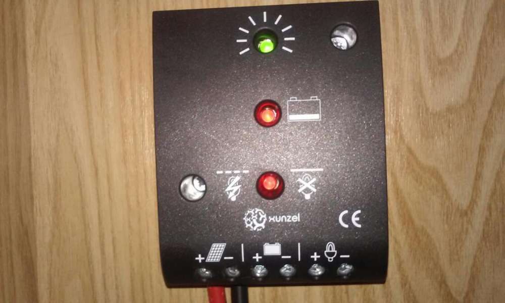 Monto paineis fotovoltaicos em Auto-caravanas