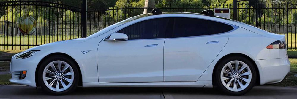 Tesla Model S      2016