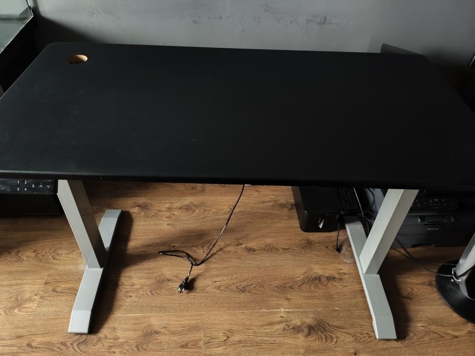 Biurko regulowane elektryczne