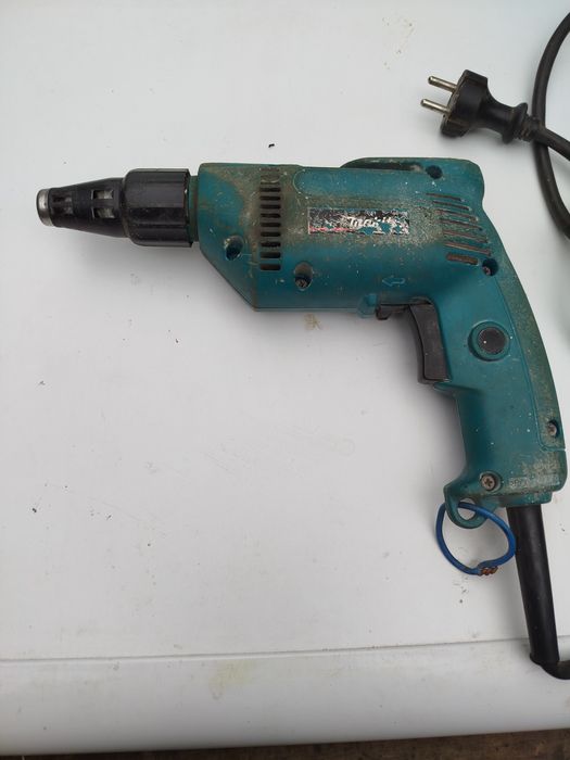 Шуруповерт професійний макіта