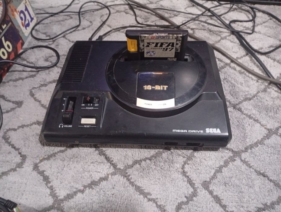 Sega mega drive + 4 jogos