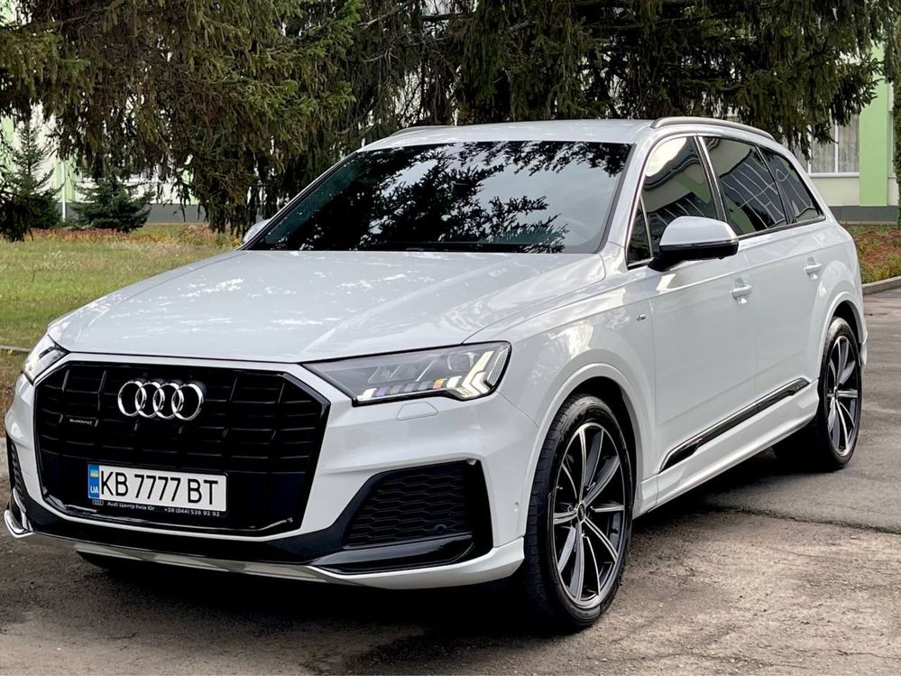 Продам Audi Q7 S-line