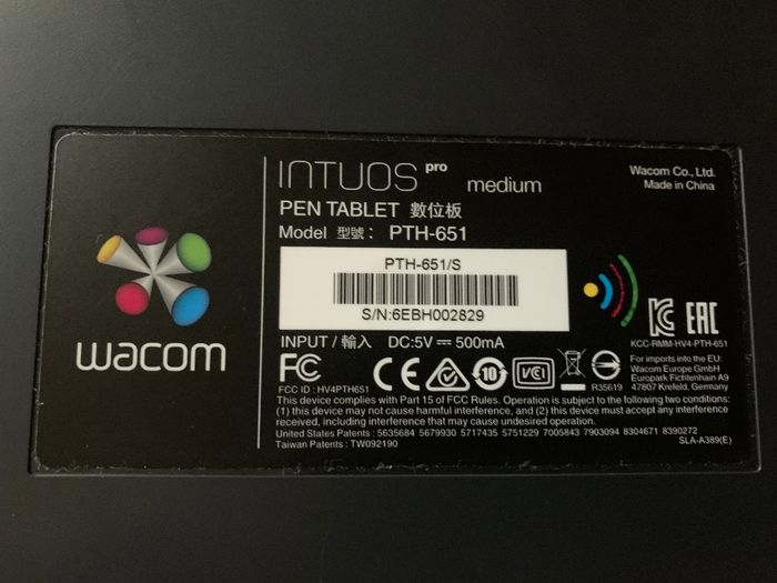 Продам Графический планшет Wacom Intuos Pro M Special Edition (PTH-651