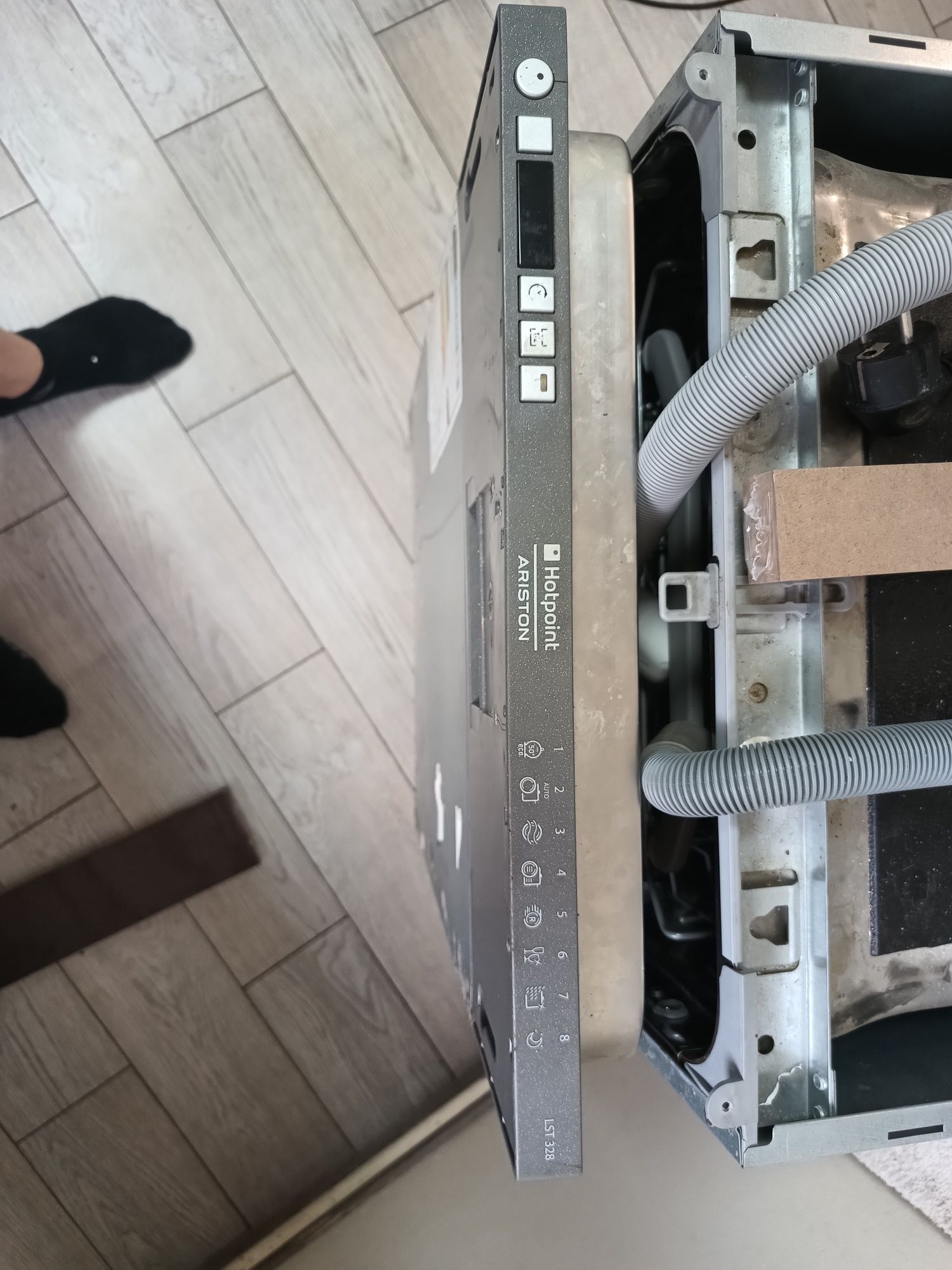 Zmywarka Hotpoint Ariston LST328