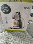 Продам капсульну кавоварку delonghi nescafe dolce gusto.