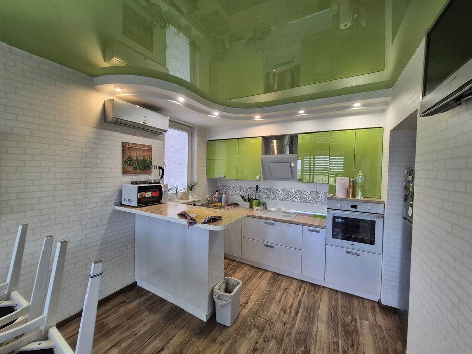 Продам велику трикімнатну квартиру- VIP, центр, Набережна, пляж. FINK