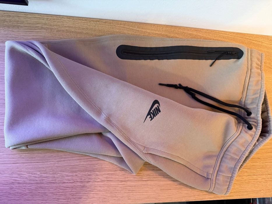 Spodnie dresowe Nike beżowe rozm M/L