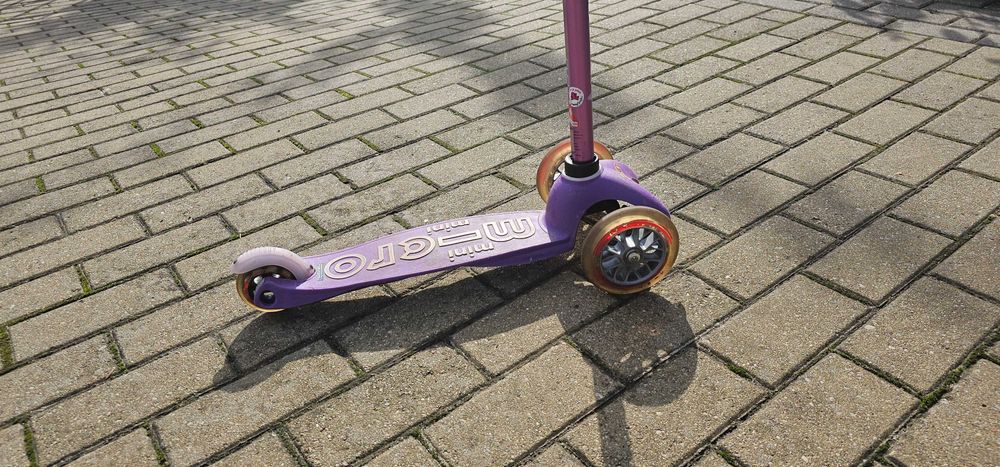 Micro Mobility, Mini Deluxe, hulajnoga 3-kołowa fioletowa