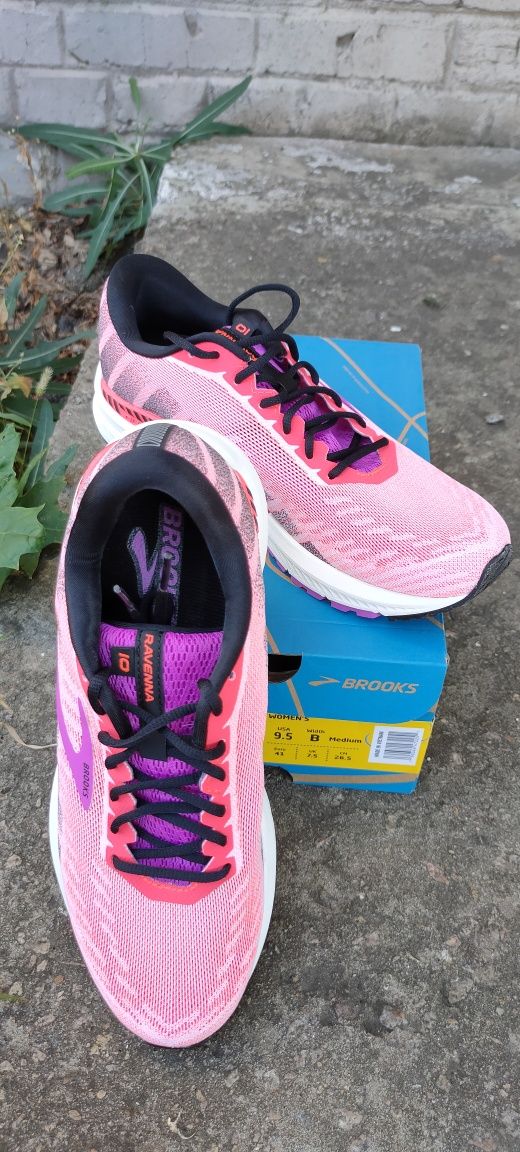 Кросівки жіночі BROOKS RAVENNA 10
