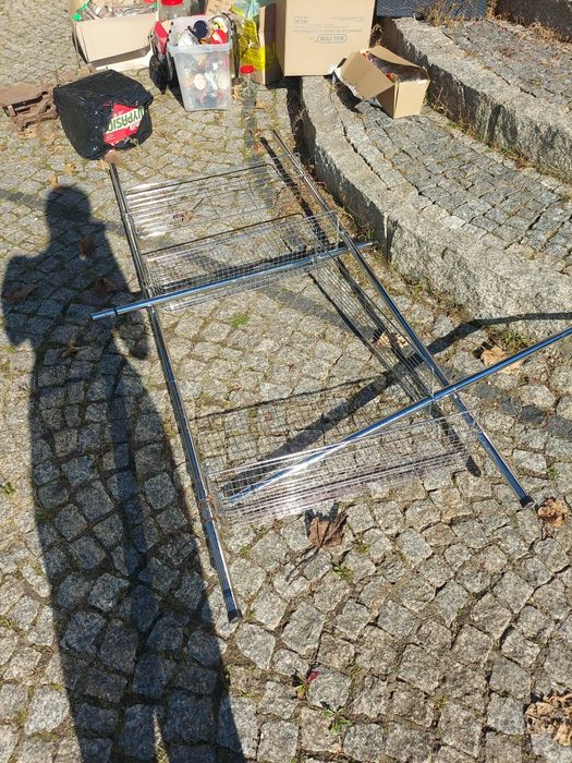 Regał metalowy teleskopowy