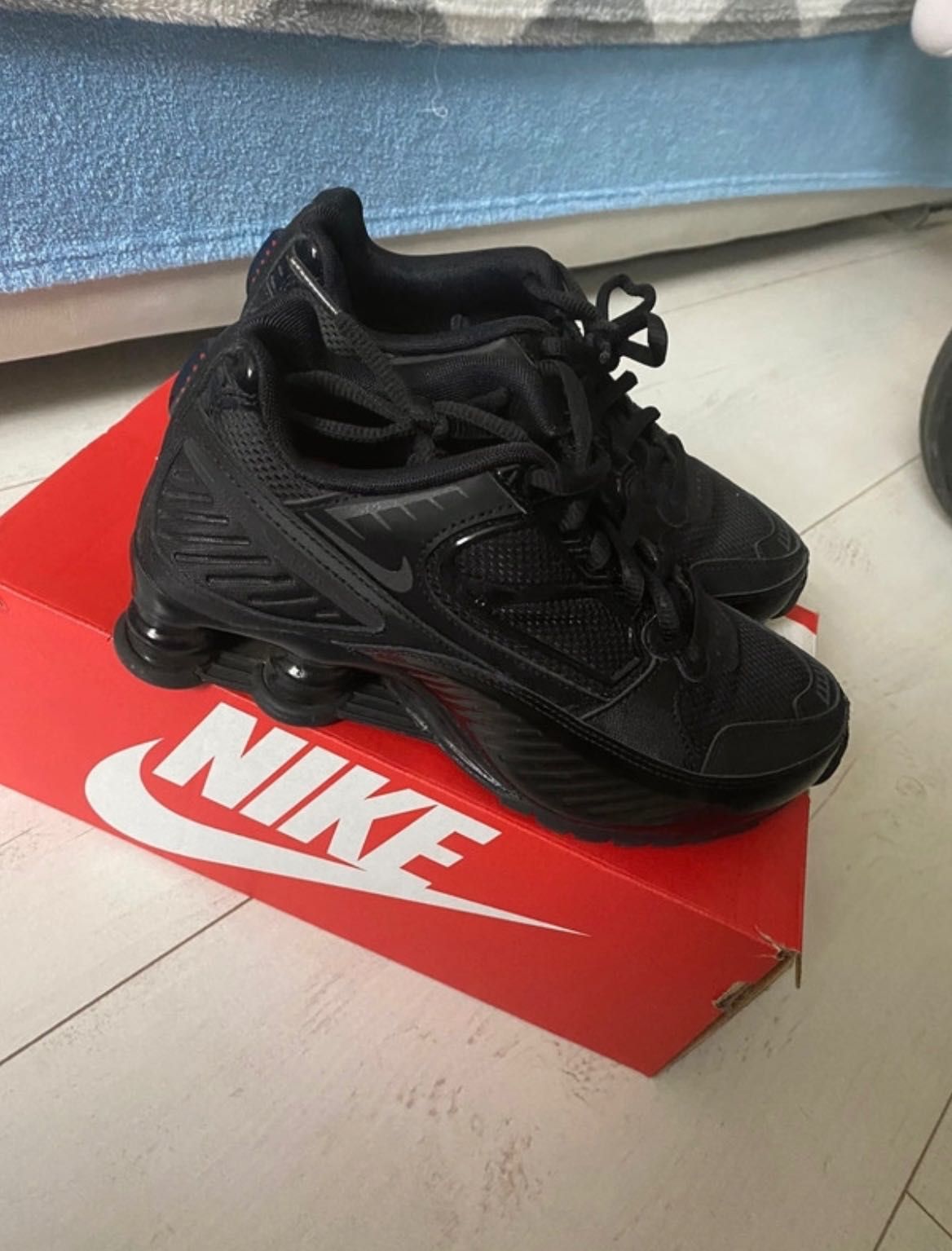 Buty Nike Shox Enigma 9000