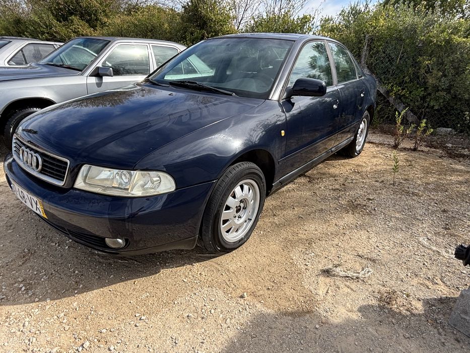 Audi A4 1.9 TDI documentos em Dia