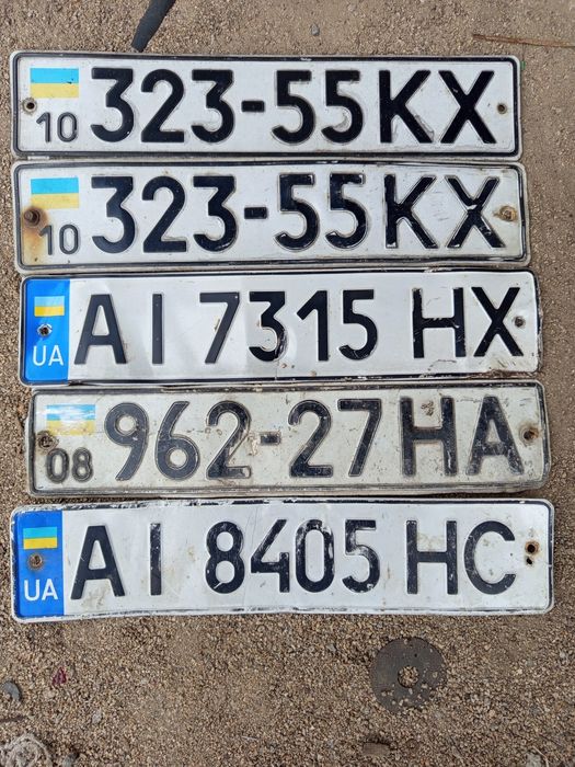 Цифры для украшения стола. На фото