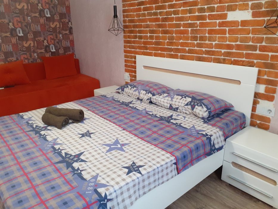 Посуточно  почасов квартира ЖКСофия Вишнёвый Окружная дорог Борщаговка