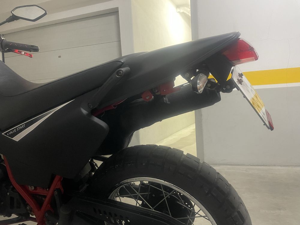 Yamaha XT 600 4pt ano 2000