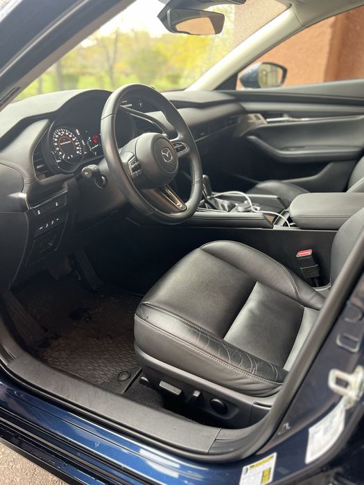 Мазда 3 Mazda 3 21 рік