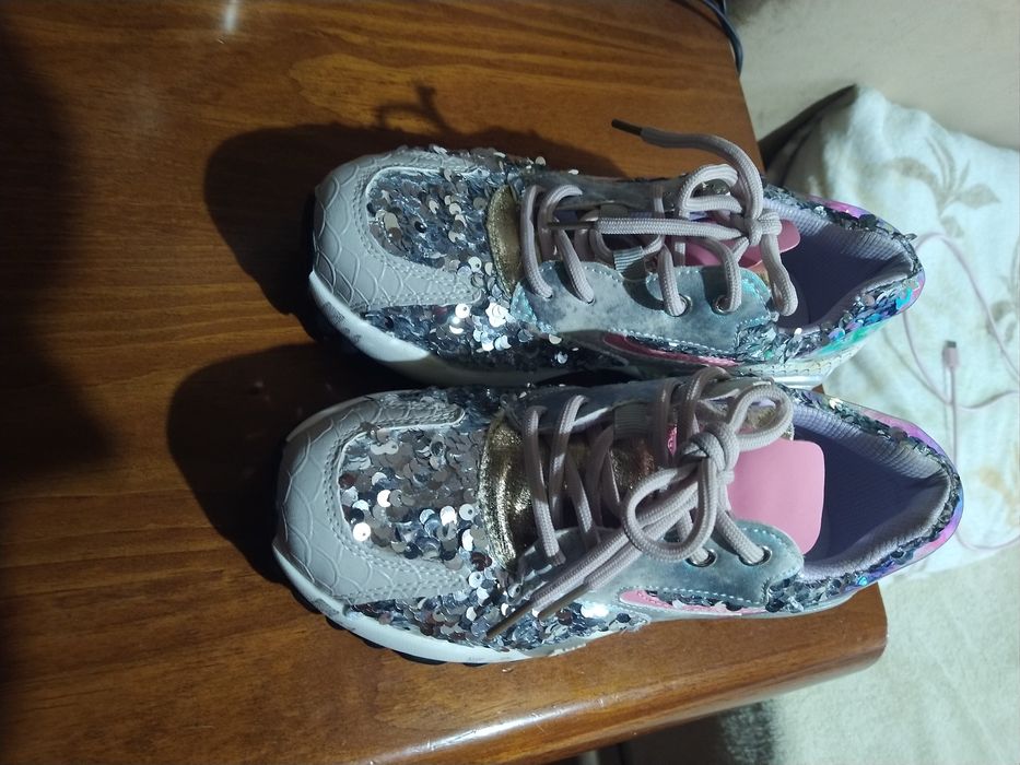 Sapatilhas exé como novas