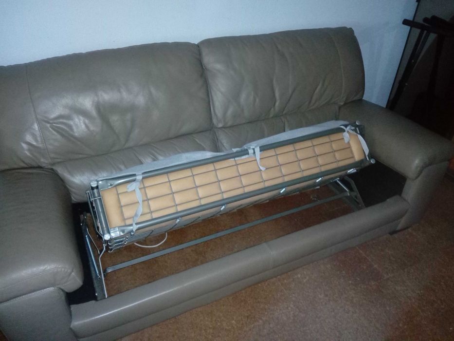 Sofá cama quase novo marca  chateau d. Ax.