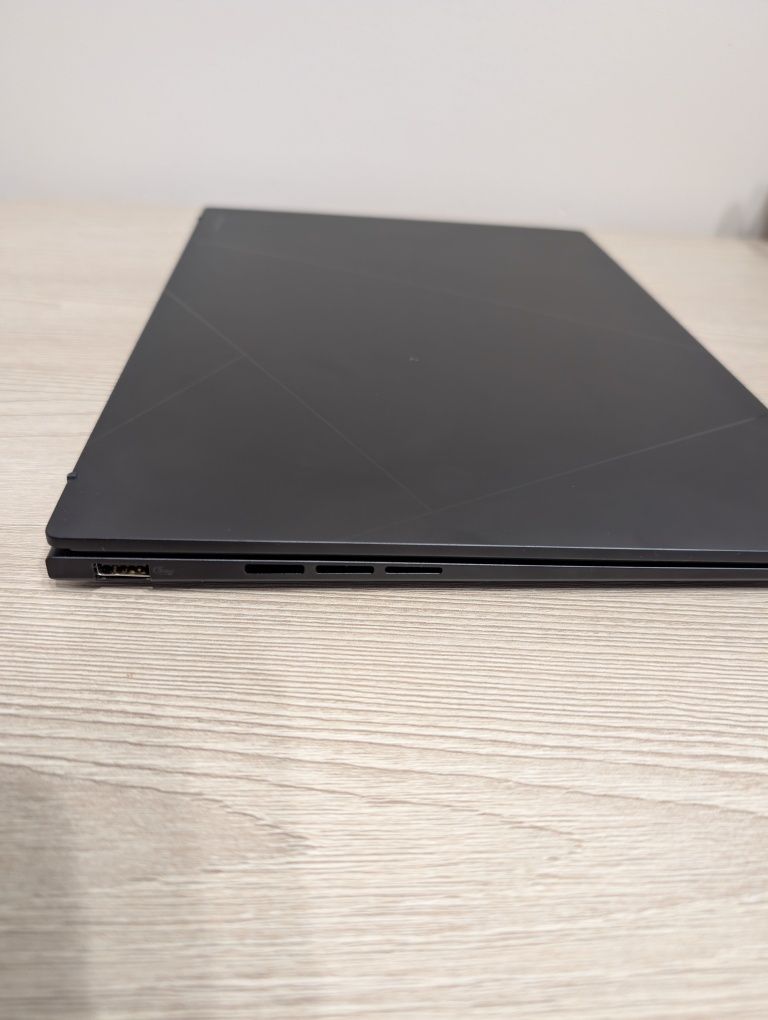 Ноутбук ASUS Zenbook 14 OLED UM3406HA-PP014W (90NB1271-M000X0)