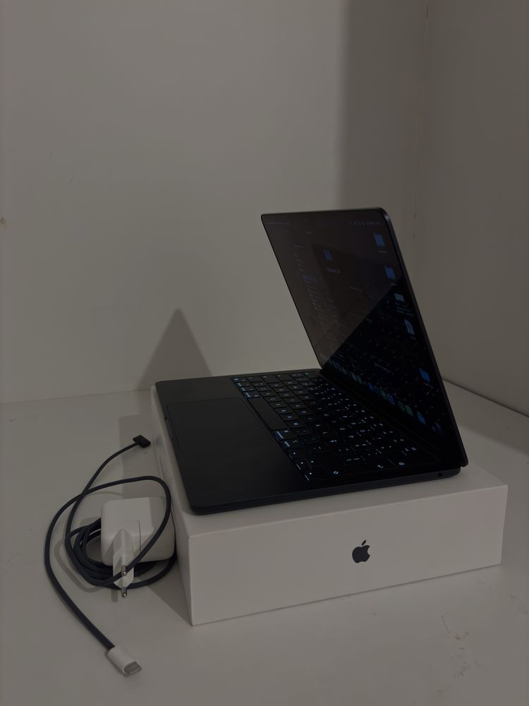 macbook air M3 16GB