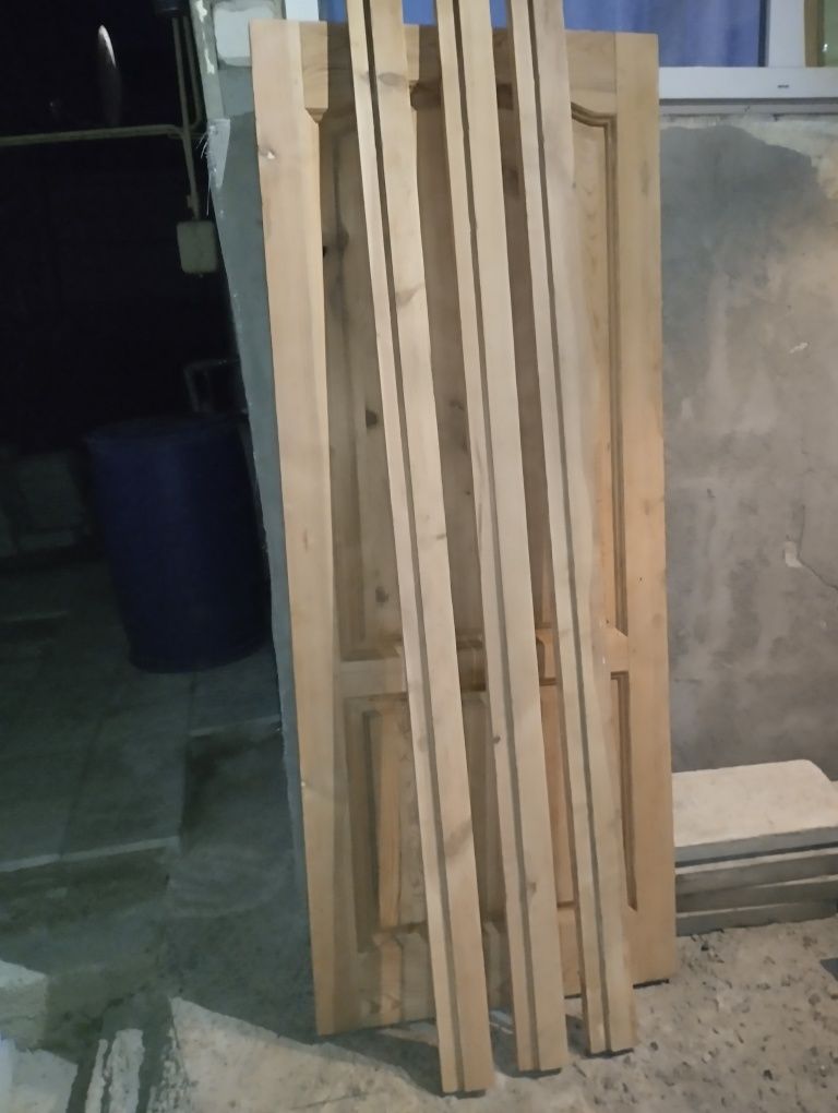 Продам Колоски, Уголь для Печки, Двери деревянные с Коробкой