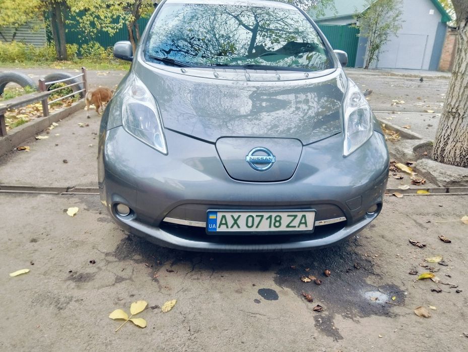 Ниссан Leaf 2014