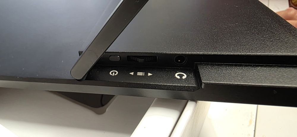 UPERFECT 18.5 inch Portable monitor Touchscreen 120Hz