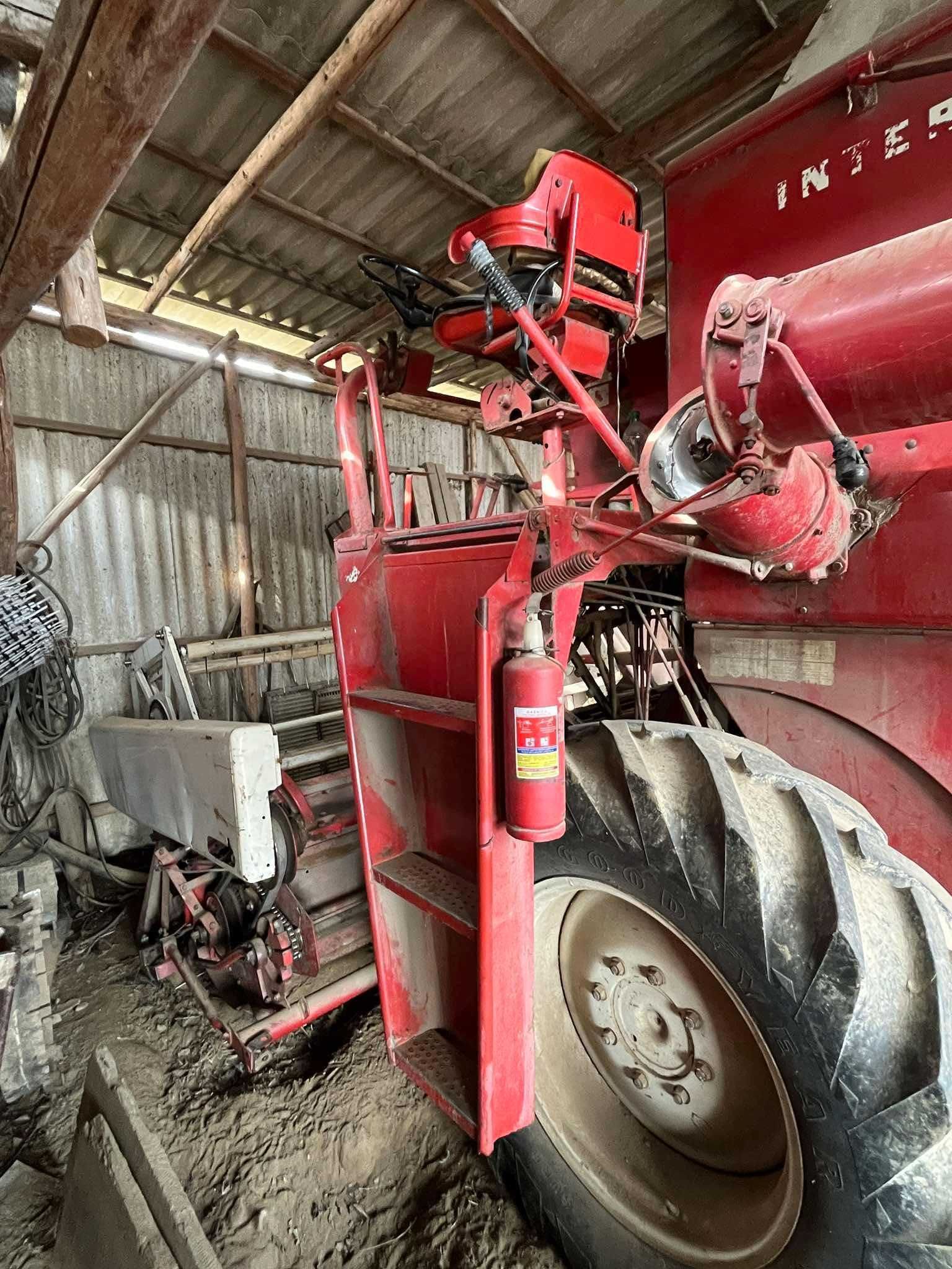 Części do kombajnu International 431/321 - silnik, heder, sieczkarnia
