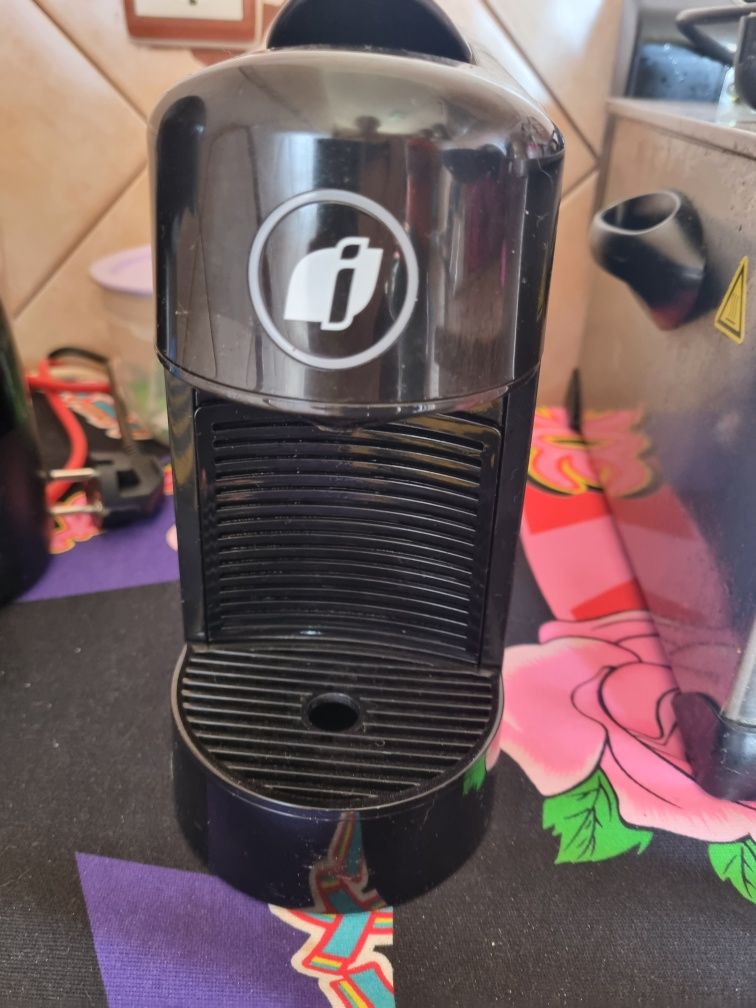 Vendo maquina cafe nova usada 1  vez