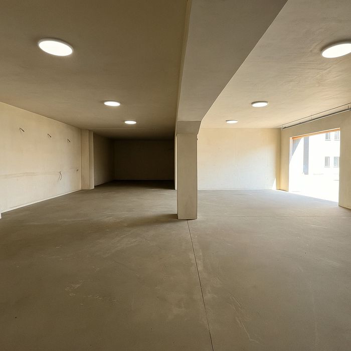 Hala magazyn warsztat do wynajecia 160m2 2 bramy Trzebnica