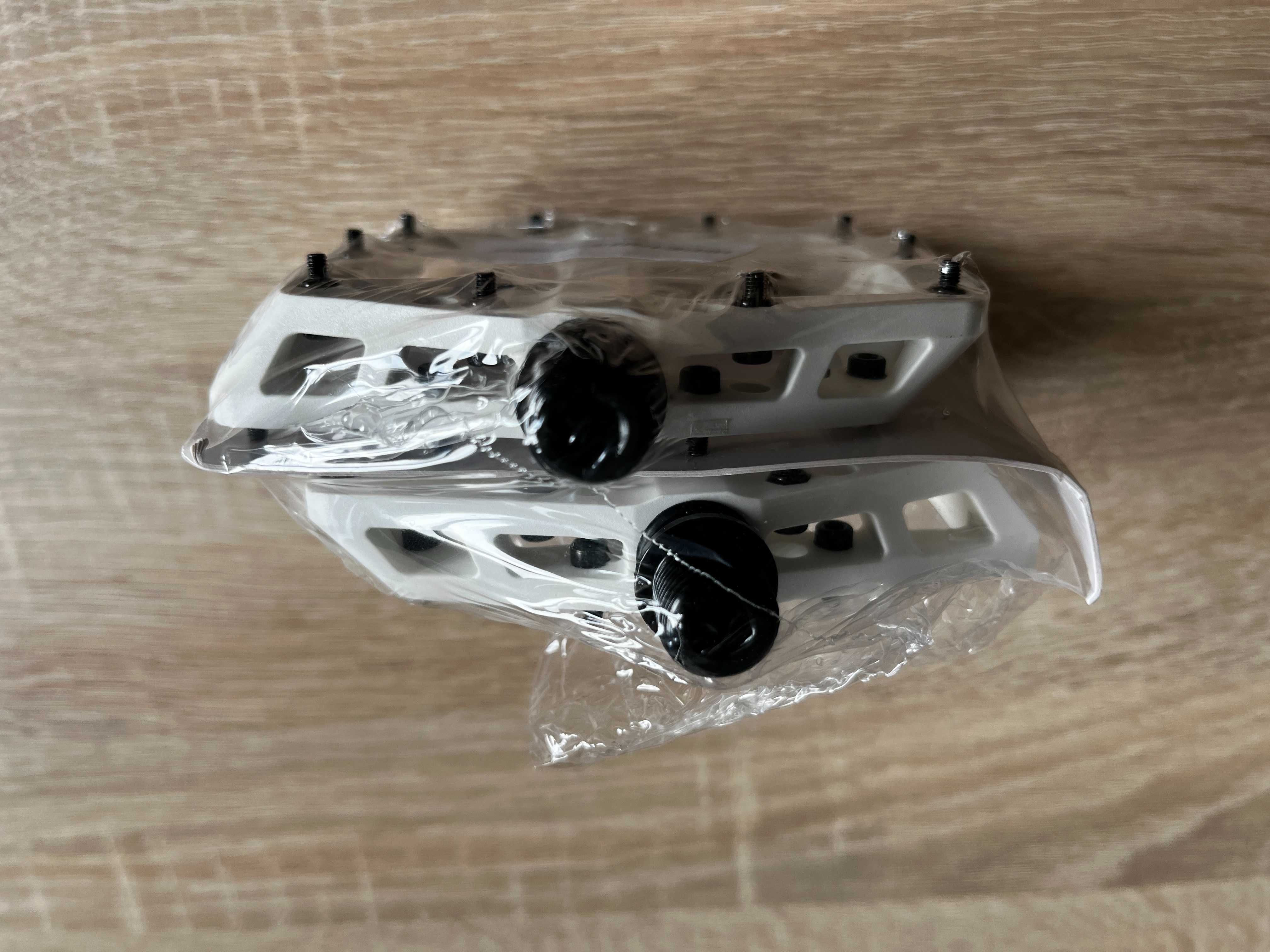Nowe pedały platformowe MTB Scada białe Dirt Trail Enduro