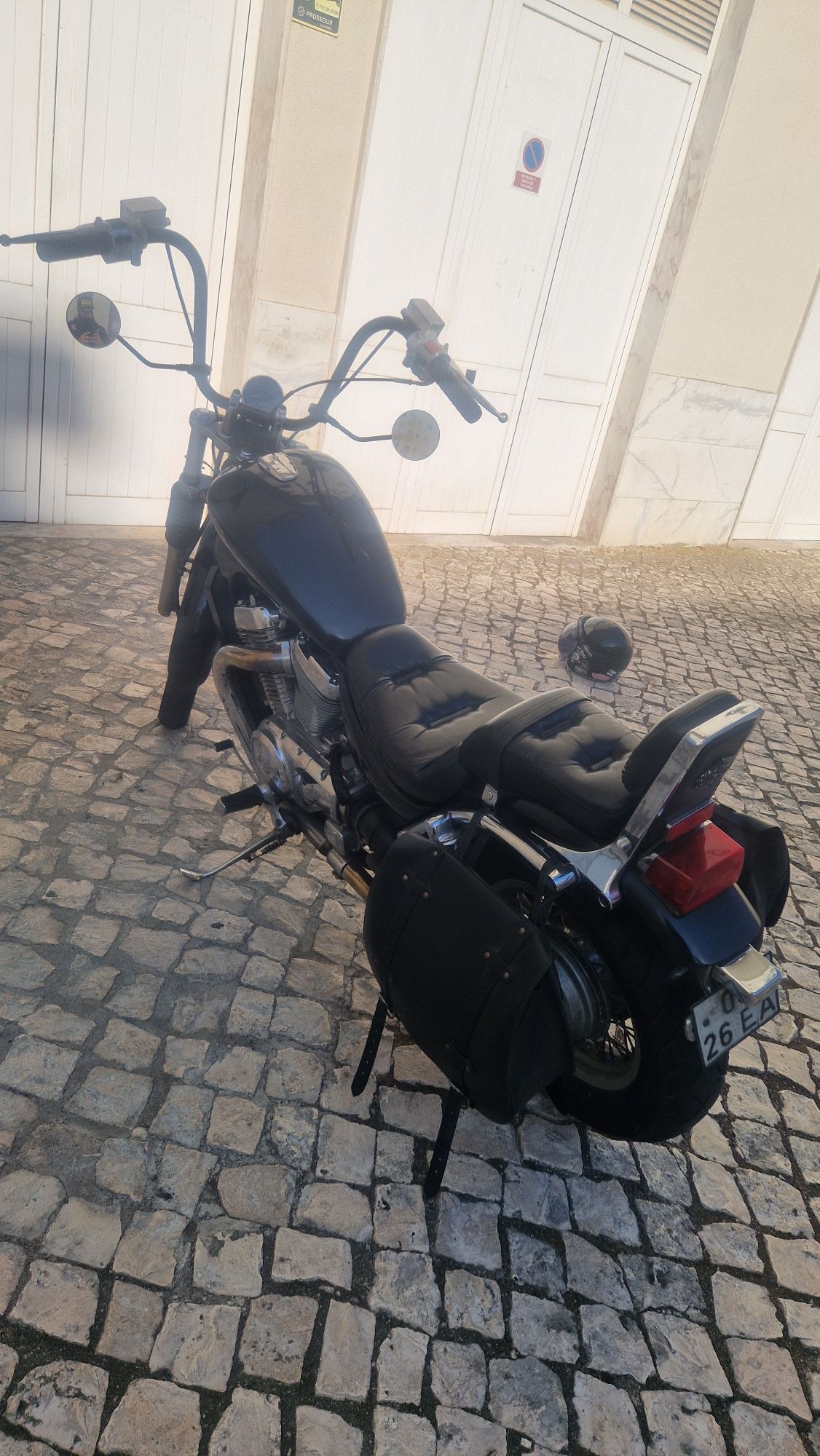 Suzuki intruder vs 800 chopper