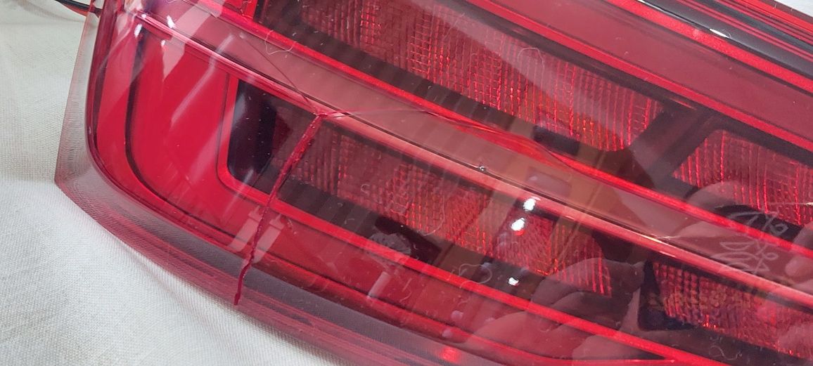 Фонарь задний Audi Q3, разбито стекло