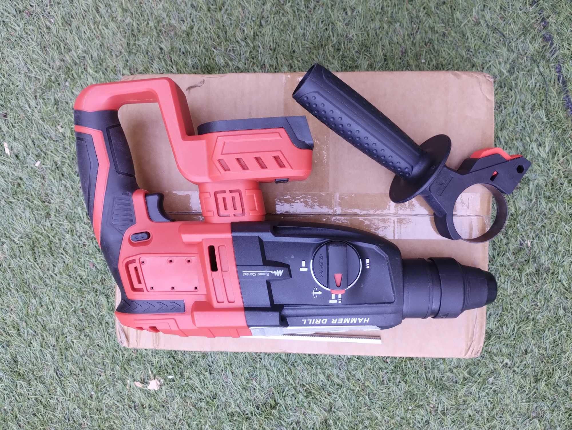 Młotowiertarka do baterii Milwaukee M18