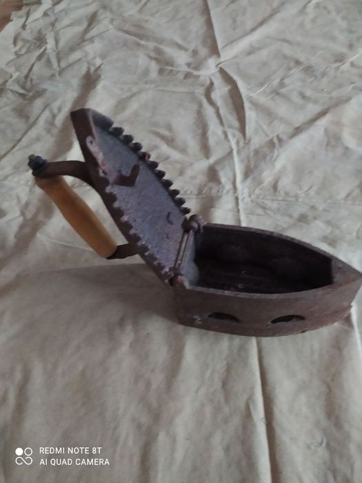 Утюг на углях в хорошем состоянии