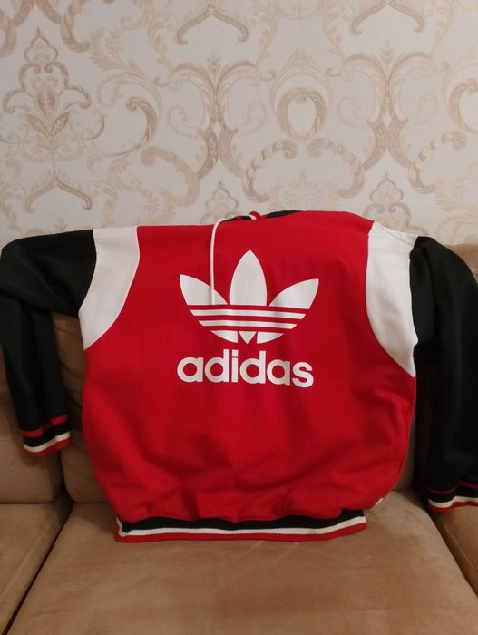 Реглан, кофта с капюшоном adidas!
