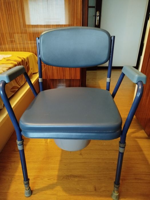 Vendo cadeira sanitária