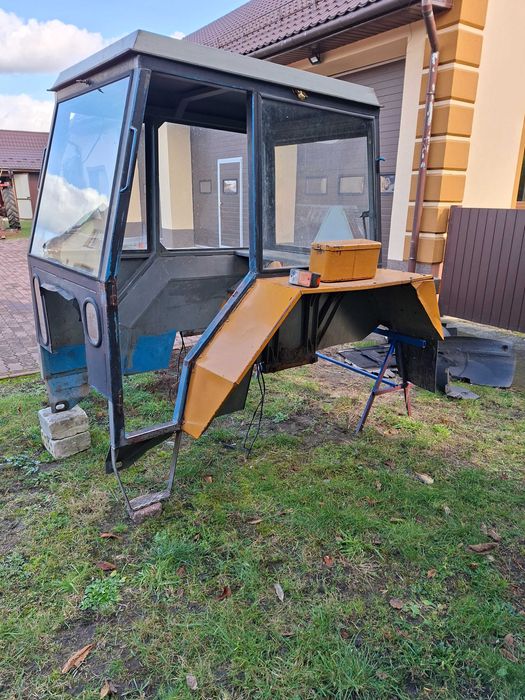 Kabina Czeska z Blotnikami Ursus C 360