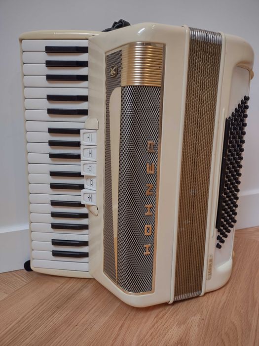 Akordeon Hohner Lucia III 96 basów