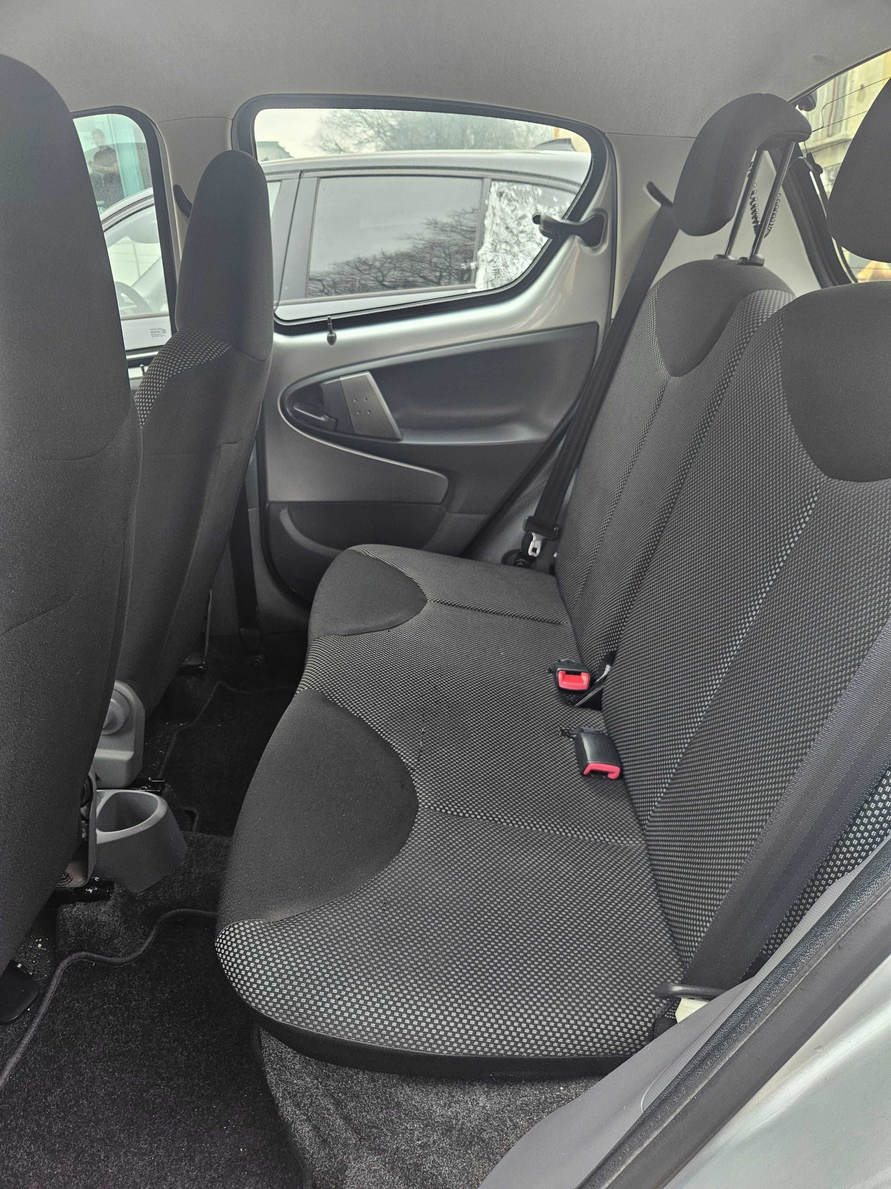 Toyota Aygo 4 portas com AC
