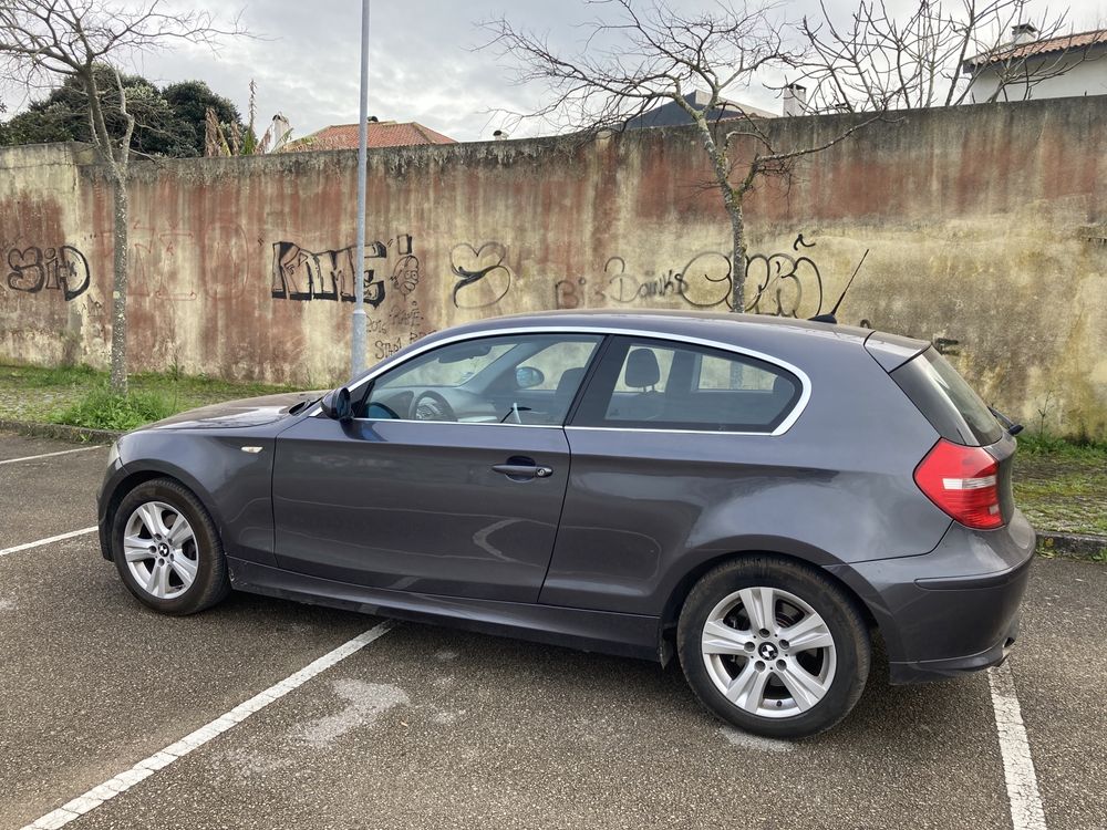Bmw118 d todo de origem impecavel