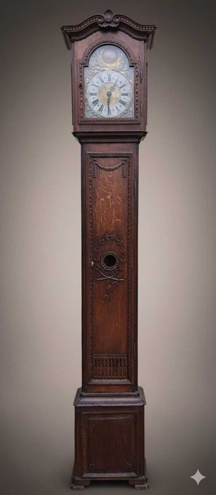 Duży stojący zegar