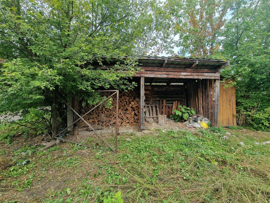 Продається комерційне фасадне приміщення м.Колки