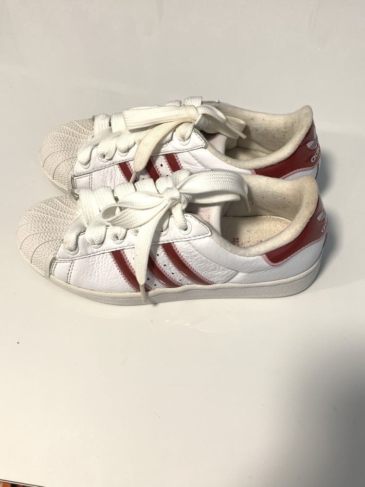 Кроссовки Adidas белые