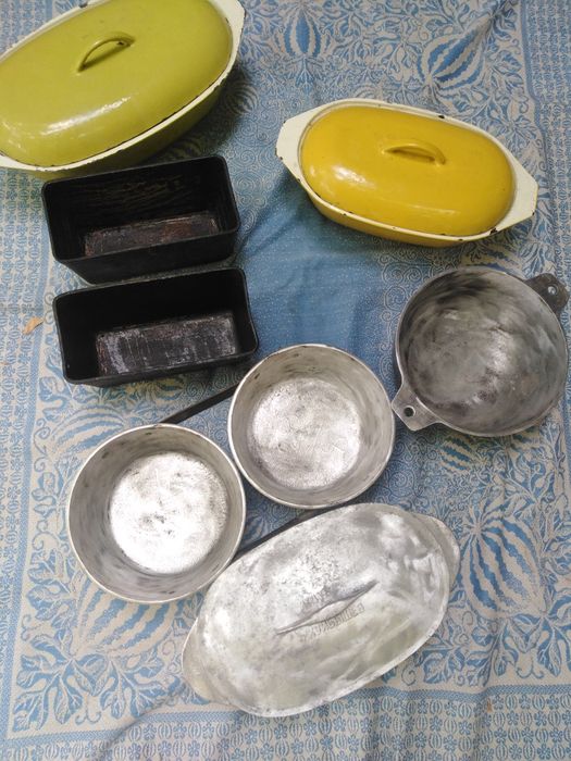 Чавун утятниця, форма для випічки хлеба.