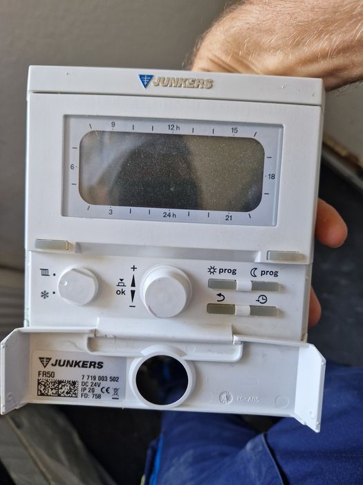 JUNKERS FR 50 Regulator pokojowy ze sterowaniem czasowym